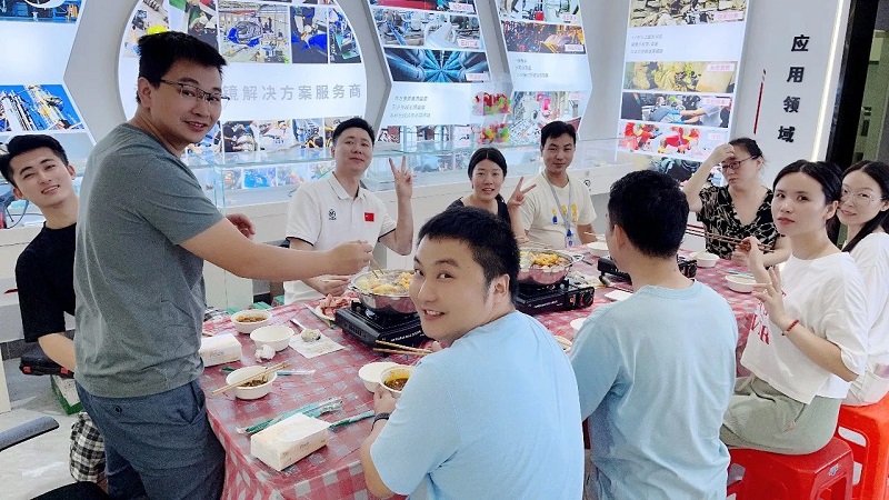 歡聚一堂，“趣”“味”無限—微視光電舉行月度聚餐趣味小活動